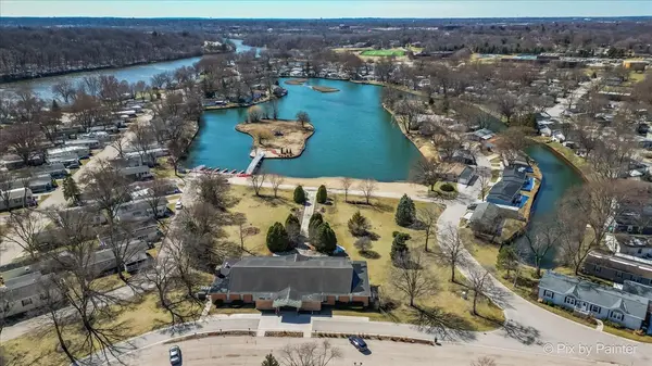 224 Big Peninsula RD, Elgin, IL 60123