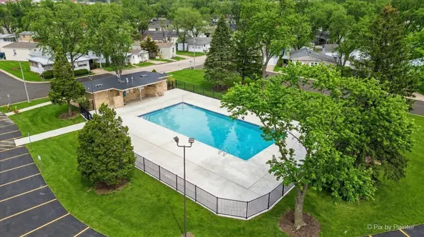 224 Big Peninsula RD, Elgin, IL 60123
