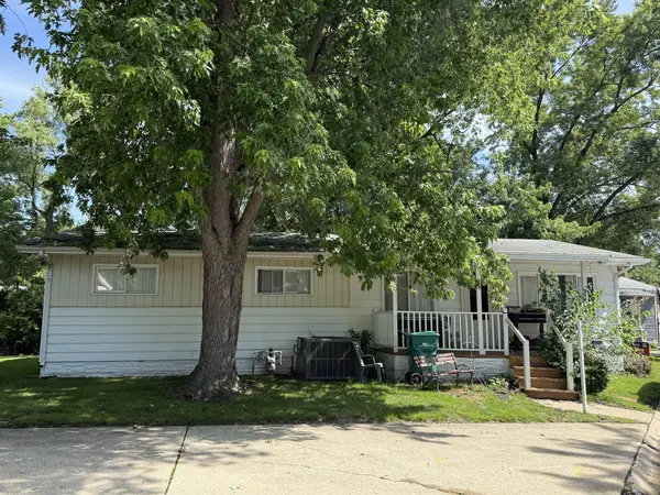 224 Big Peninsula RD, Elgin, IL 60123