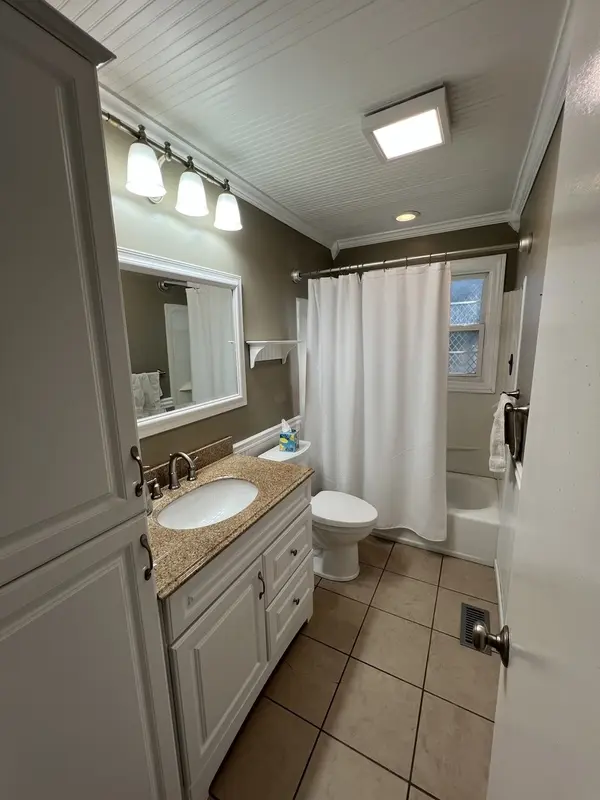 5717 Dover RD, Oak Forest, IL 60452