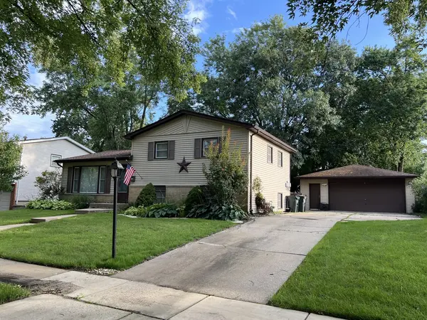 5717 Dover RD, Oak Forest, IL 60452