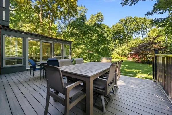 1620 Ravine TER, Highland Park, IL 60035