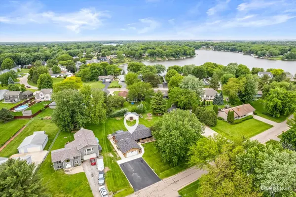 1483 Nova RD, Lake Holiday, IL 60548