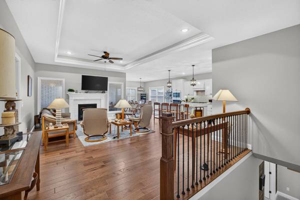 5843 Danielle DR, Bettendorf, IA 52722