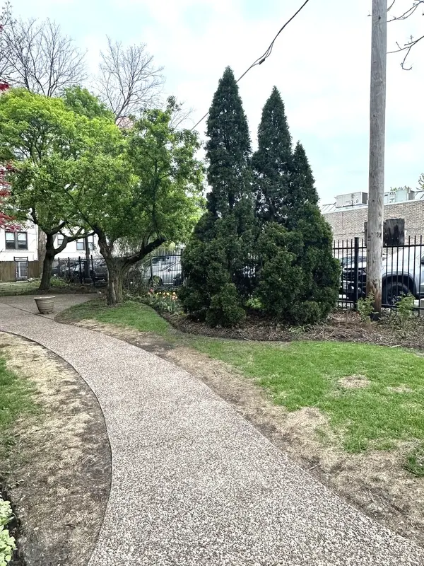 346 N Austin BLVD #G, Oak Park, IL 60302