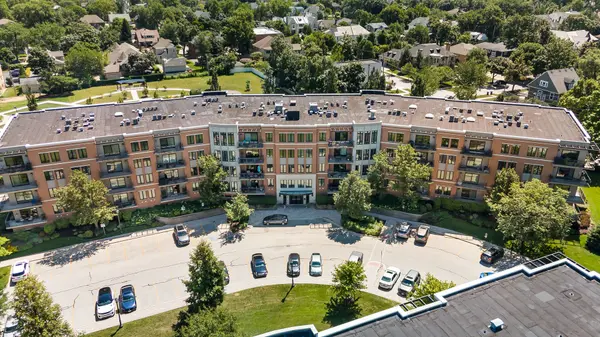 145 S York ST #420, Elmhurst, IL 60126
