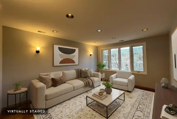 449 W 37th ST #2, Chicago, IL 60609