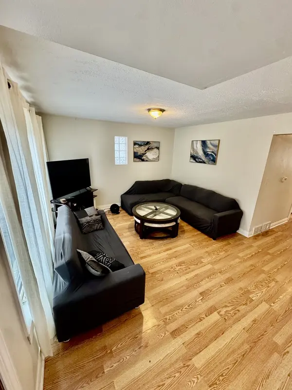 3556 W Dickens AVE, Chicago, IL 60647
