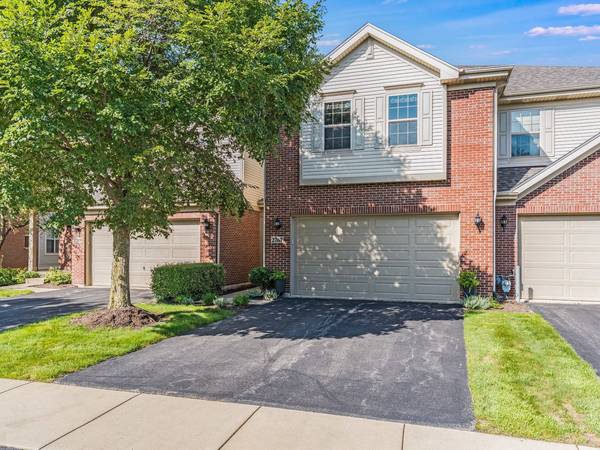 2767 Blakely LN, Naperville, IL 60540
