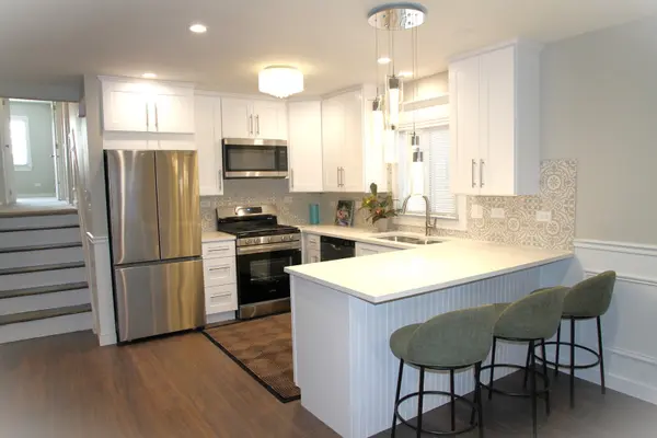 9042 S Emerald AVE, Chicago, IL 60620
