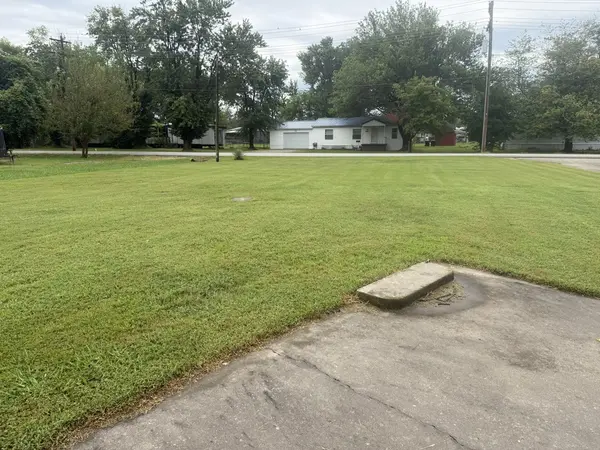 1015 E 7th ST, Metropolis, IL 62960