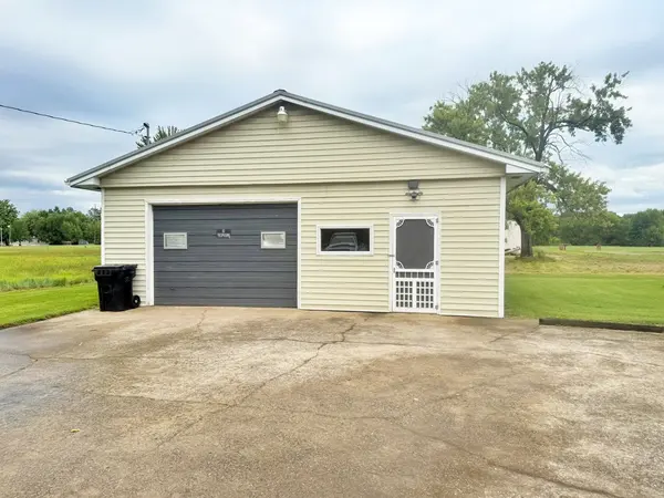 1015 E 7th ST, Metropolis, IL 62960