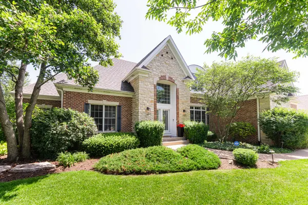 910 Freedom CIR, Sycamore, IL 60178