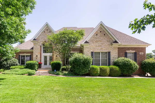 910 Freedom CIR, Sycamore, IL 60178