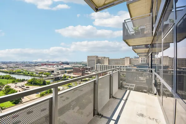 235 W Van Buren ST #1807, Chicago, IL 60607