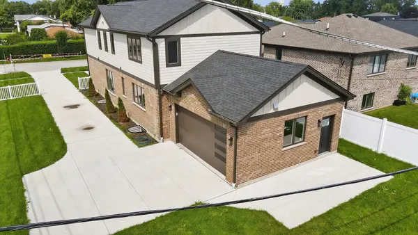 7957 W 73 PL, Bridgeview, IL 60455