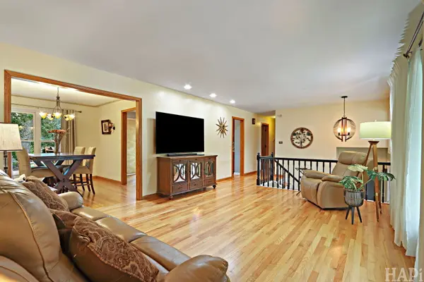 1378 Volkamer TRL, Elk Grove Village, IL 60007