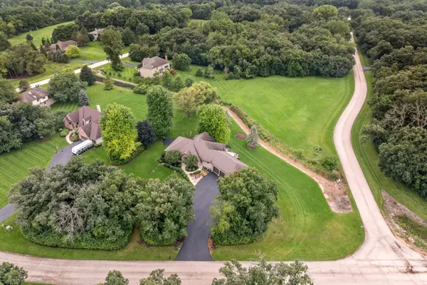 11119 Pebble DR, Huntley, IL 60142