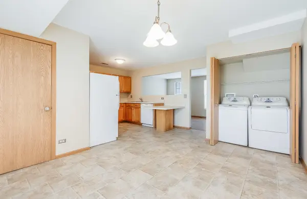 797 Serendipity DR, Aurora, IL 60504