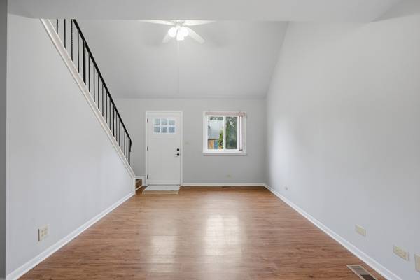 1816 Whitney DR, Hanover Park, IL 60133