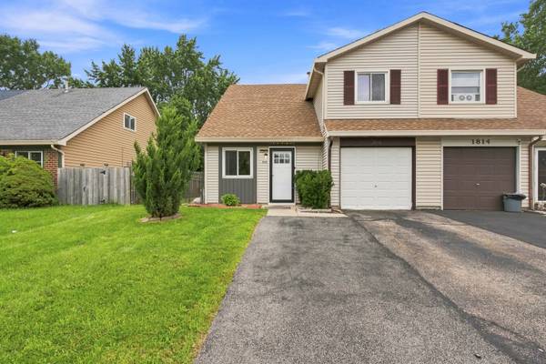 1816 Whitney DR, Hanover Park, IL 60133