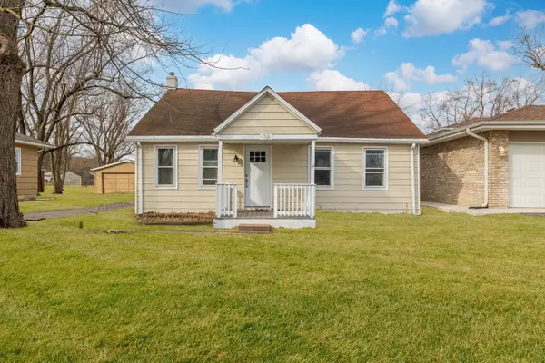 38 N Rebecca ST, Glenwood, IL 60425