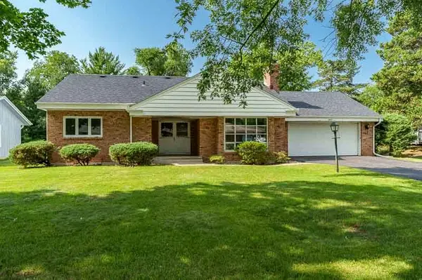 5803 CLARENDON DR, Rockford, IL 61114