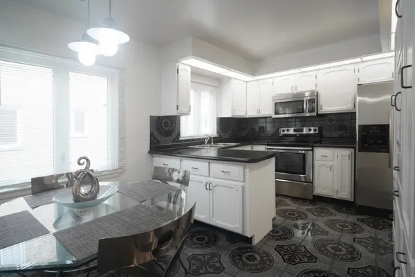 10316 S Pulaski RD #203, Oak Lawn, IL 60453