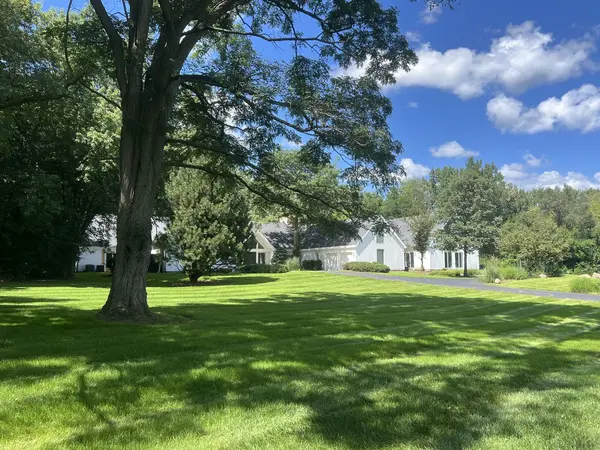 7716 Crystal Springs RD, Bull Valley, IL 60098