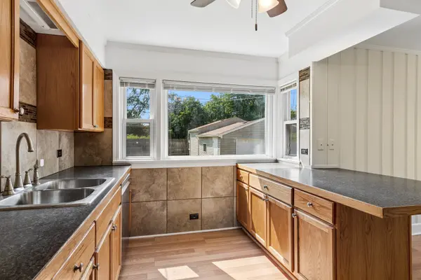8222 Springfield AVE, Skokie, IL 60076