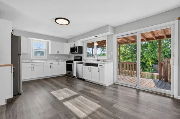7945 W 91st ST, Hickory Hills, IL 60457