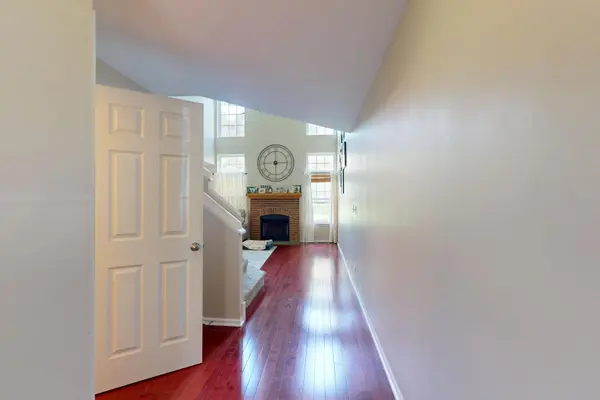 2890 Ashling CT, Schaumburg, IL 60193