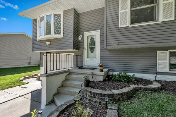 4718 N Sturdevant ST, Davenport, IA 52806