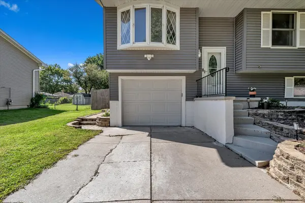 4718 N Sturdevant ST, Davenport, IA 52806