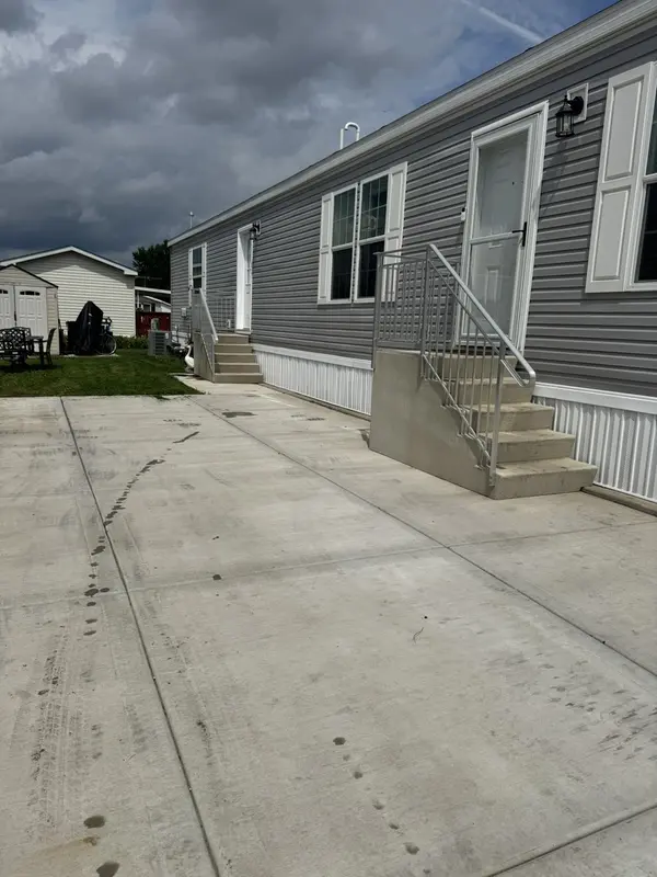 112 8th AVE, Bartlett, IL 60103