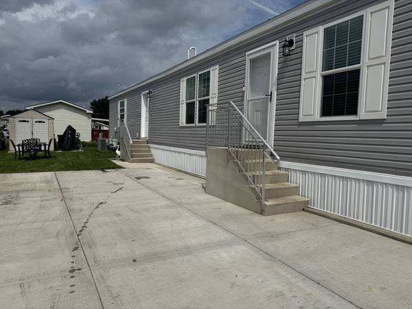 112 8th AVE, Bartlett, IL 60103