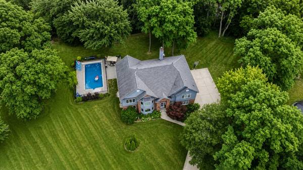 383 Country Oak LN, Inverness, IL 60067