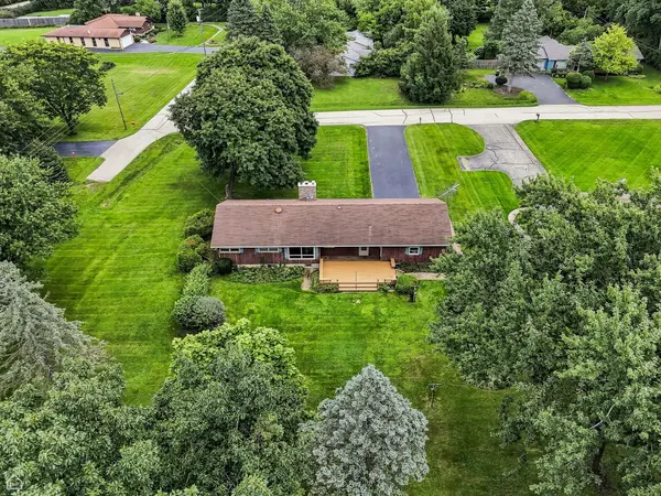 24422 W Cherokee TRL, Grayslake, IL 60030