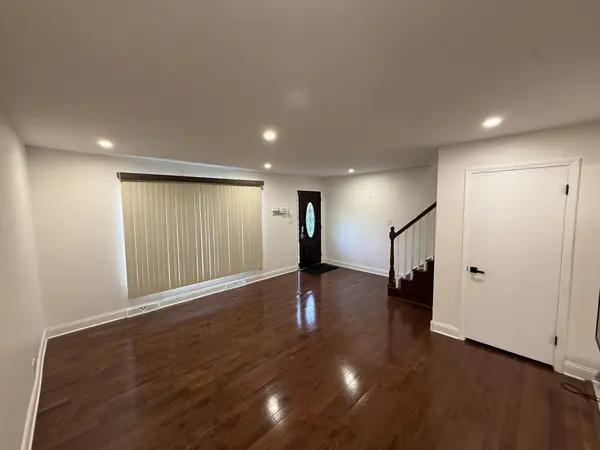 20 N Albert ST, Mount Prospect, IL 60056