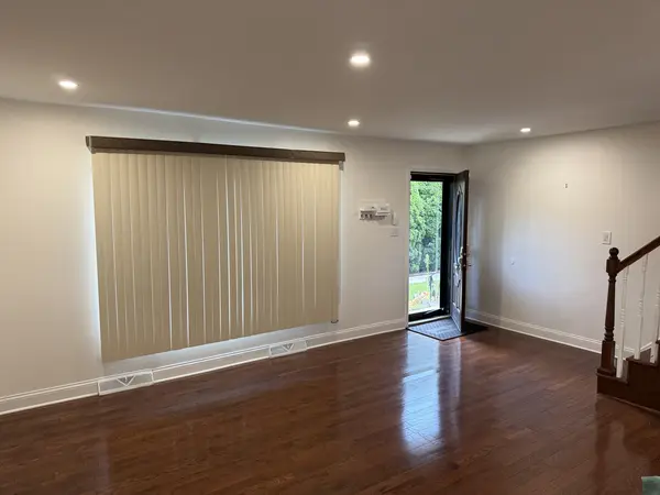 20 N Albert ST, Mount Prospect, IL 60056