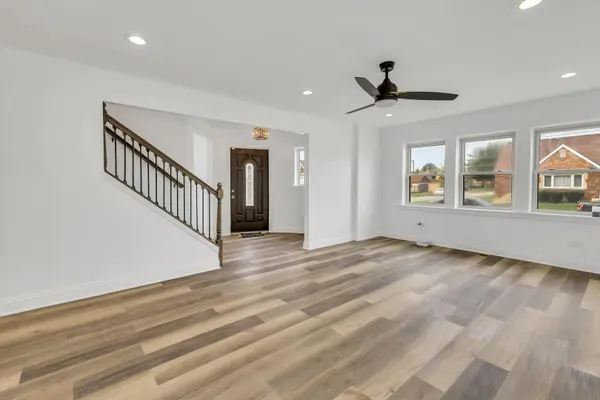 8357 S Hermitage AVE, Chicago, IL 60620