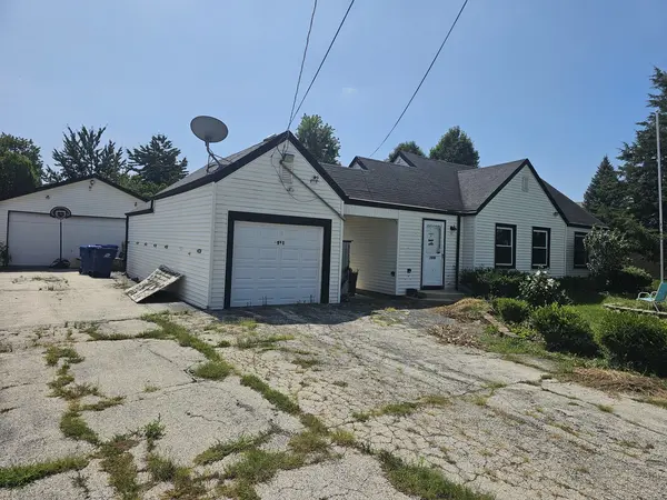 7911 W 92nd ST, Hickory Hills, IL 60457