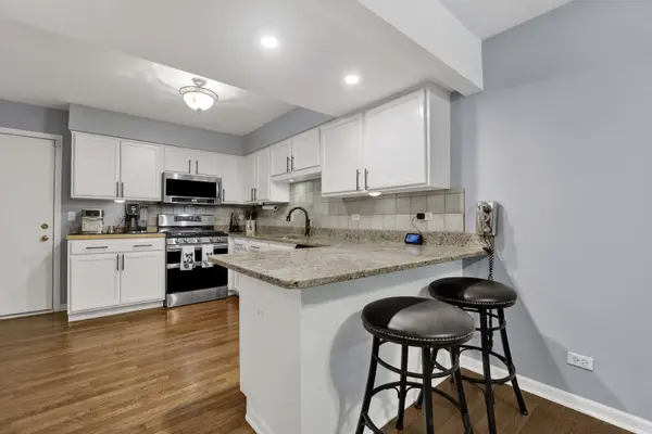 1863 Tamahawk LN, Naperville, IL 60564