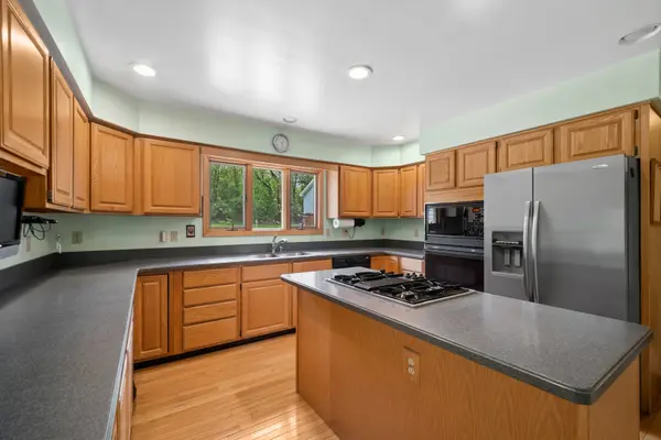 40W923 MULHERN RD, La Fox, IL 60119