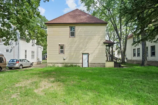 1439 8th AVE #3, Rockford, IL 61104