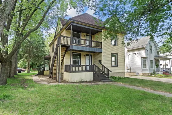 1439 8th AVE #3, Rockford, IL 61104
