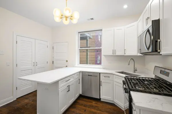 1338 W Hollywood AVE #3, Chicago, IL 60660