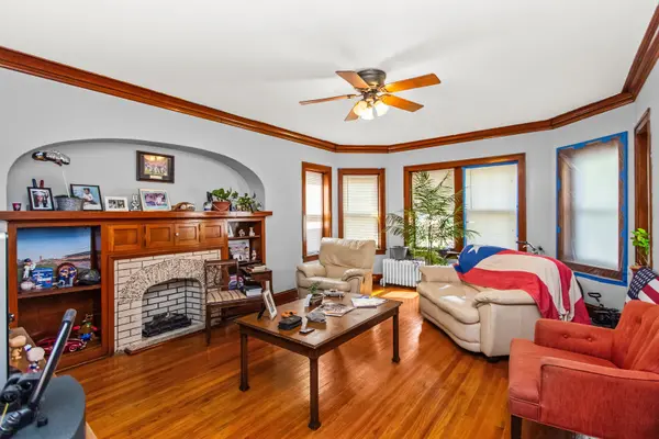 5105 W School ST, Chicago, IL 60641