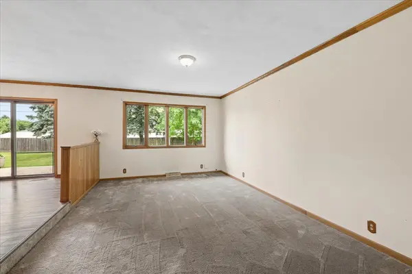 209 Alfred DR, Sycamore, IL 60178