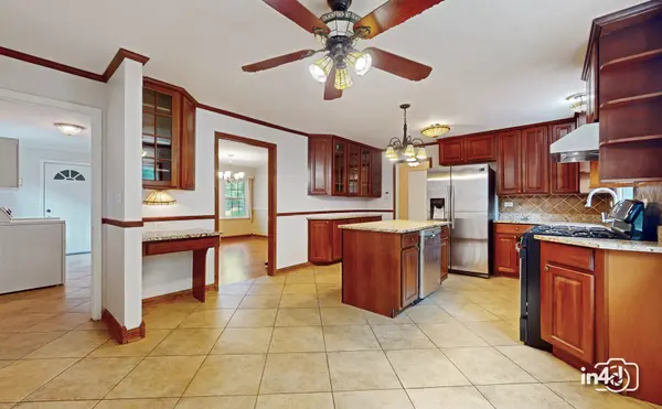 2745 Covert RD, Glenview, IL 60025